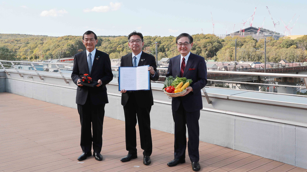 Koji Kawamura, Yuichi Kitao and Kiyohiro Houkin